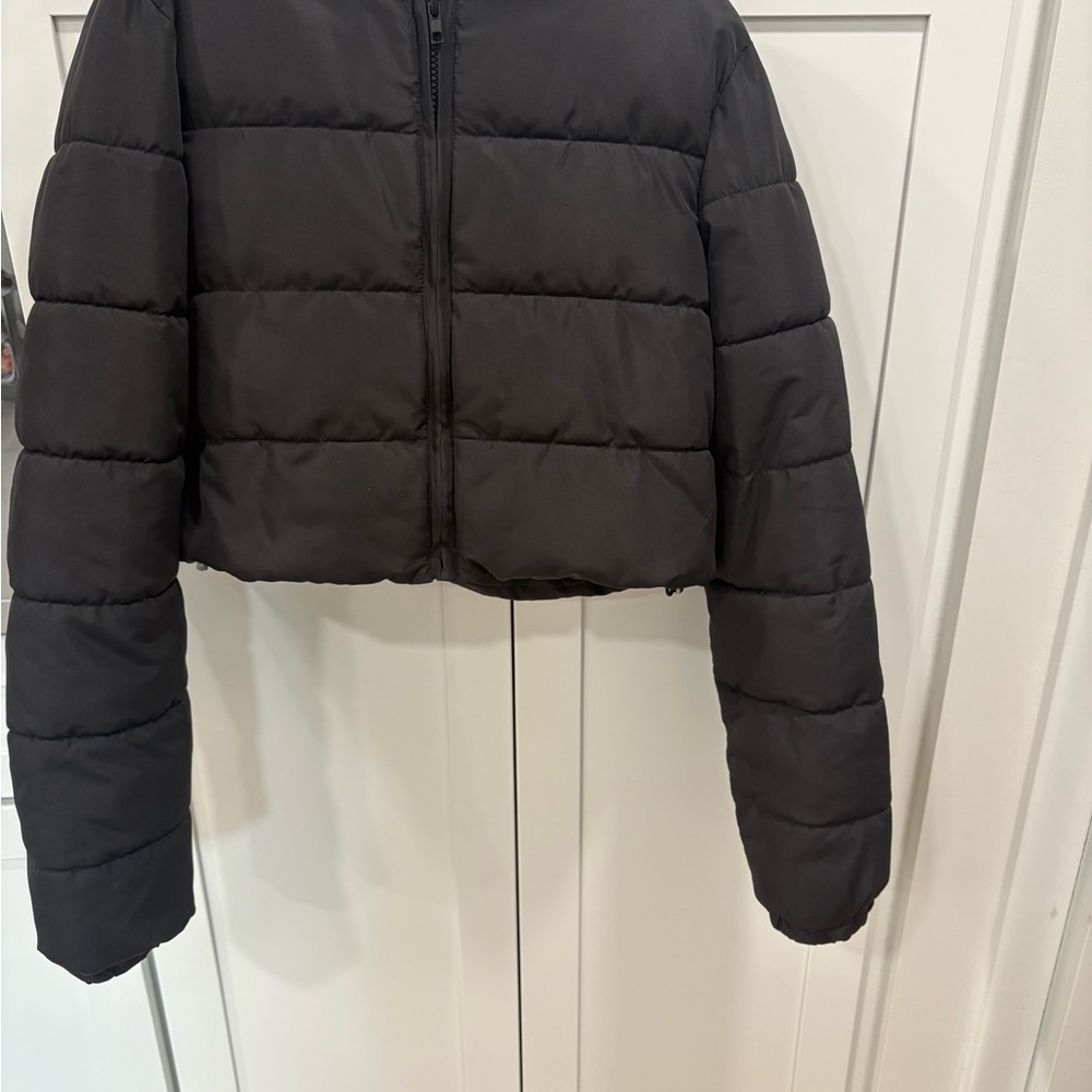 H&M Black Cropped Puffer Jacket